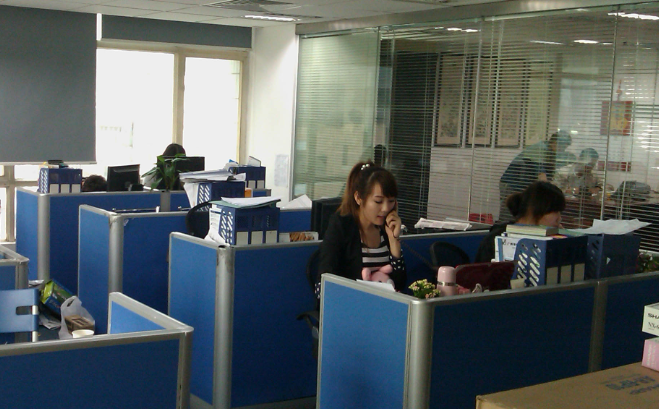 广东龙之湖酒店用品有限公司客房亚克力制品生产工艺与质检标准解析